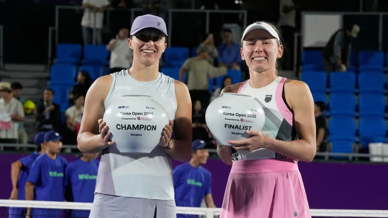 Iga Świątek tenniskhelo